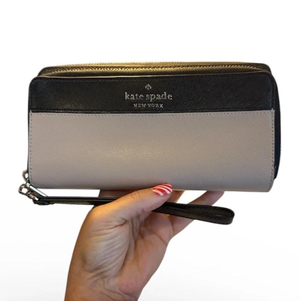 Kate Spade Black and Cream Wallet large wristlet zip card clutch designer